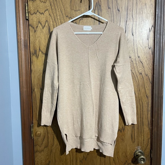 2 super soft boutique sweaters. Sz m/l. Black & tan. - Picture 2 of 2